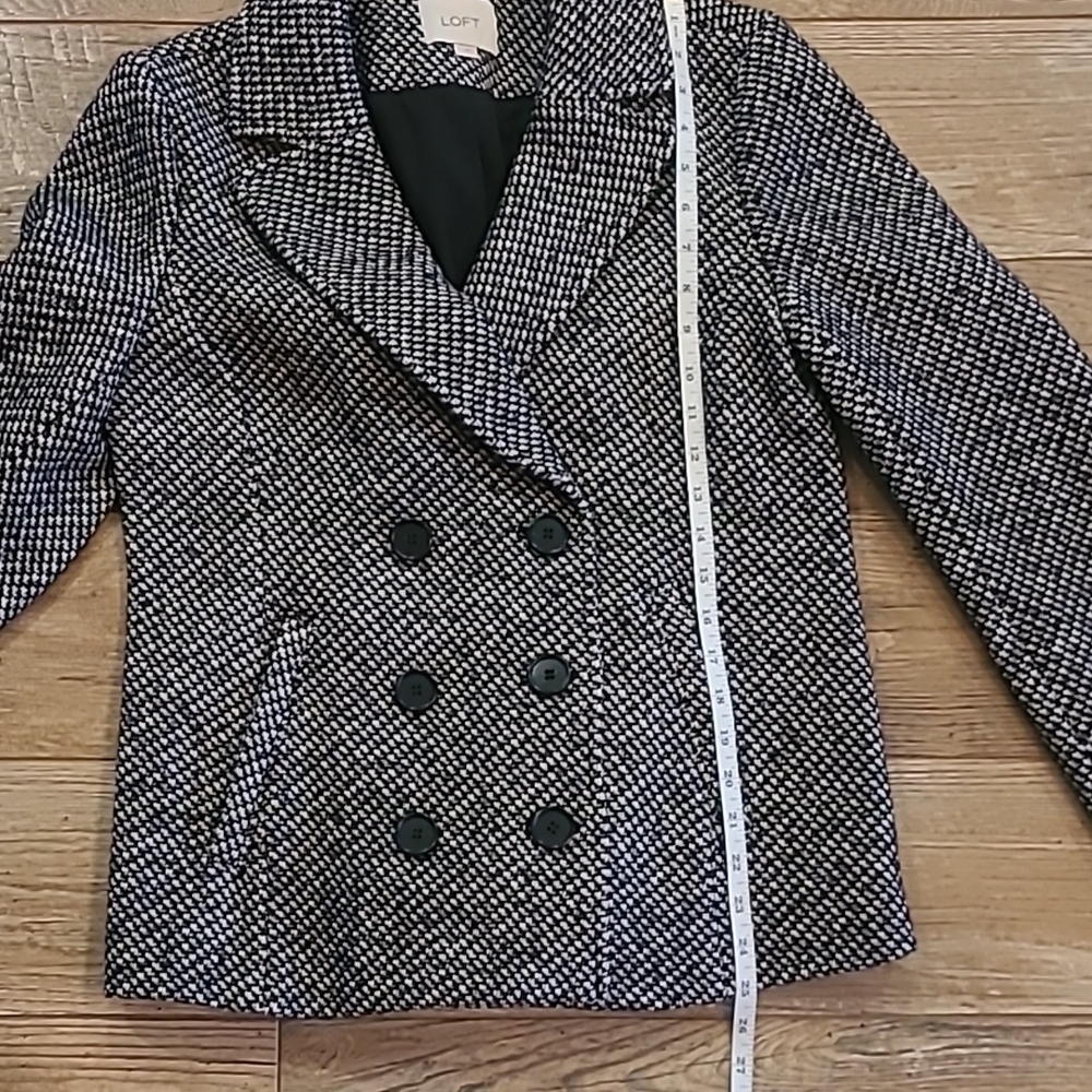 LOFT Women's Black and White Houndstooth Jacket